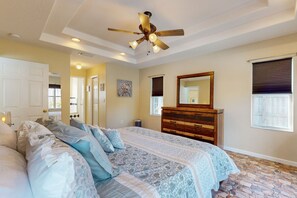 3 Schlafzimmer, Schreibtisch, Bügeleisen/Bügelbrett, Internetzugang