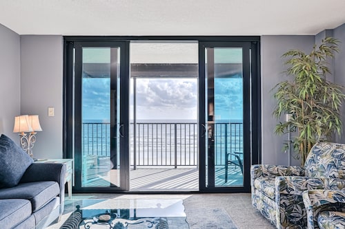 Fantastic home with views of sunrises, sunsets, & dolphins + WiFi & shared pool