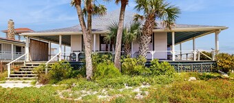 Fabulous oceanfront home with ocean view, WiFi, washer/dryer, & central AC