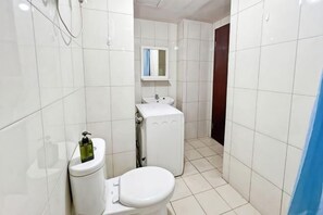 Bathroom - BEST View 1BR Apt Callia w/ Pool, Gym & Wi-Fi (East Jakarta)