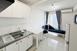 Interior - BEST View 1BR Apt Callia w/ Pool, Gym & Wi-Fi (East Jakarta)