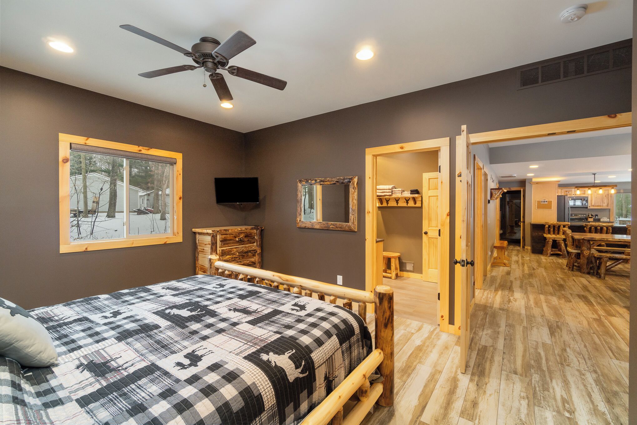 3 bedrooms, iron/ironing board, travel crib, free WiFi