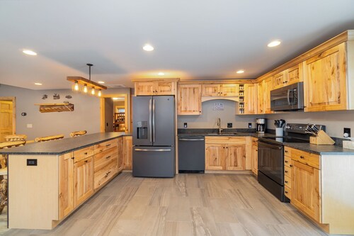 Larkin's Cabin Pet & Family Friendly!