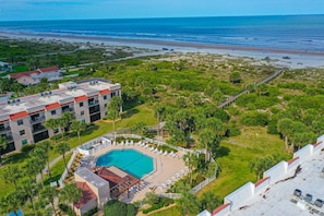 A heated pool - Dog-friendly condo with private beach, pools,tennis & gym (St. Augustine)
