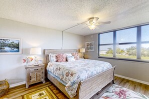 3 habitaciones, tabla de planchar con plancha, internet y ropa de cama 