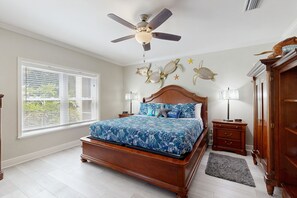 3 soverom, strykejern/-brett, internettilgang og sengetøy