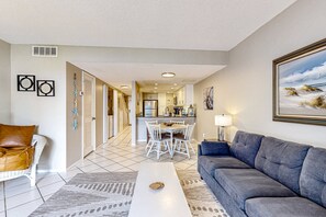 TV, books - Modern/Oceanview/Pickleball/Pool/Beach Access (St. Augustine)