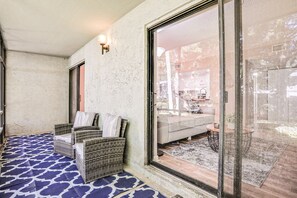 Interior - Lovely condo with pools, tennis, central AC, & washer/dryer - snowbird-friendly (St. Augustine)