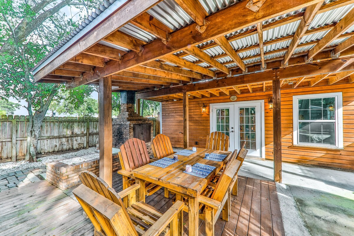 Photo 6 of Ideally located getaway w/ tiki bar, outdoor seating, & brick grill - dogs OK
