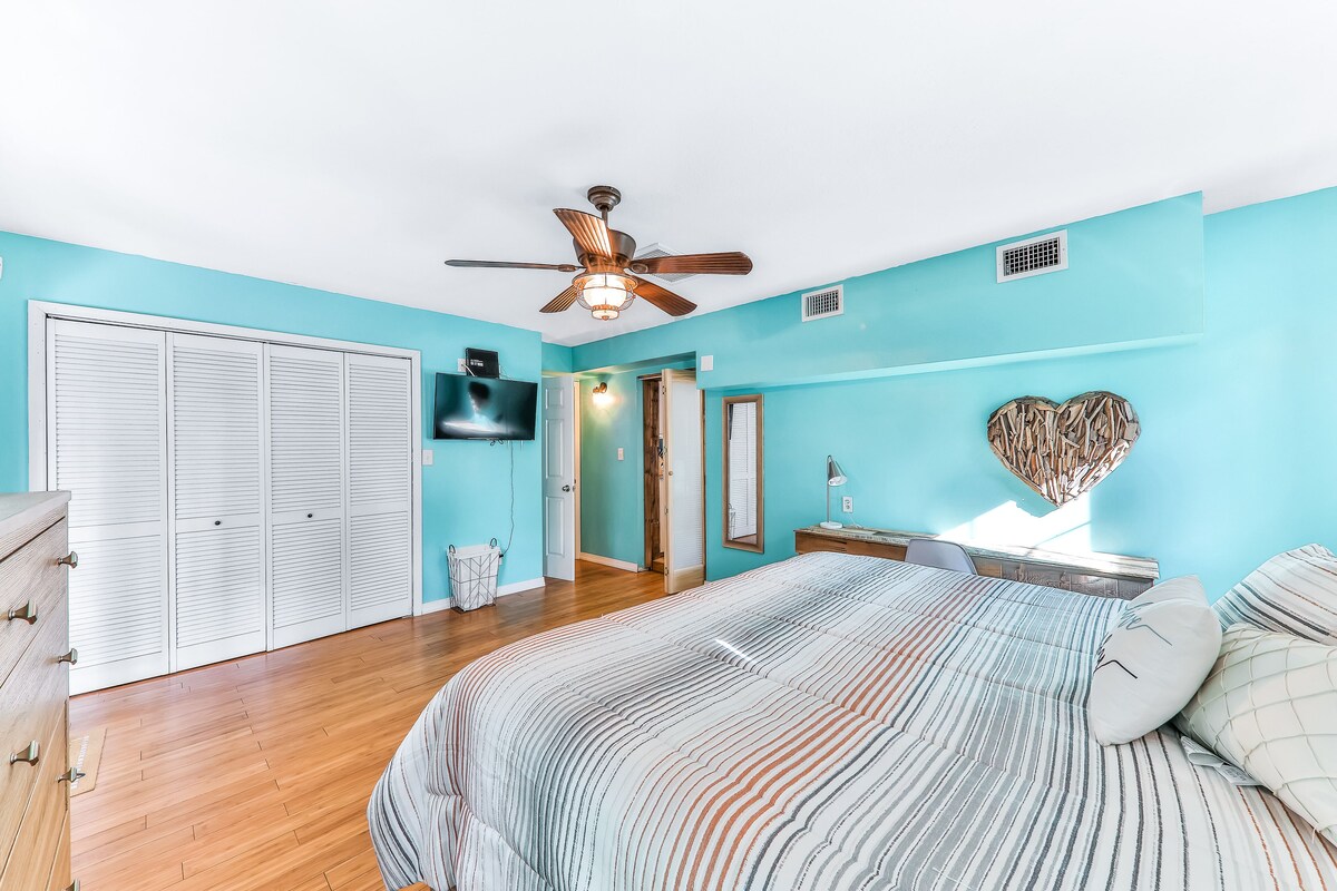 Photo 13 of Ideally located getaway w/ tiki bar, outdoor seating, & brick grill - dogs OK