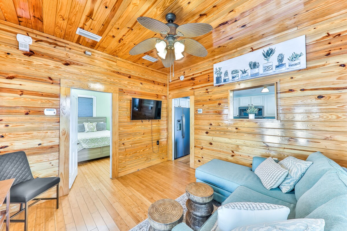 Photo 7 of Ideally located getaway w/ tiki bar, outdoor seating, & brick grill - dogs OK