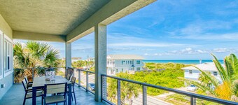 Ocean view 'Atlantic dream' w/pool & spa, wraparound balcony, steps to beach