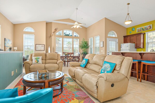 TV, DVD player, books - Two-level home with partial ocean view, balcony, WiFi, & W/D - walk to the beach (St. Augustine)