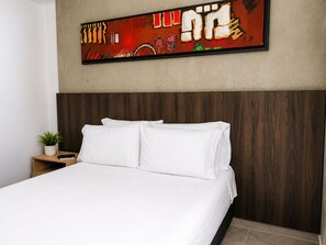 Standard Apartment, City View | In-room safe, WiFi (free) - Best bang for your buck in Laureles (Medellín)