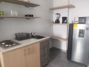 Standard Apartment, City View | Private kitchen