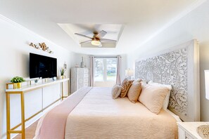 4 Schlafzimmer, Schreibtisch, Bügeleisen/Bügelbrett, Reisekinderbett