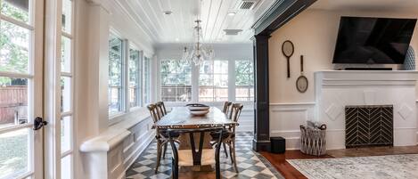 تناول الطعام