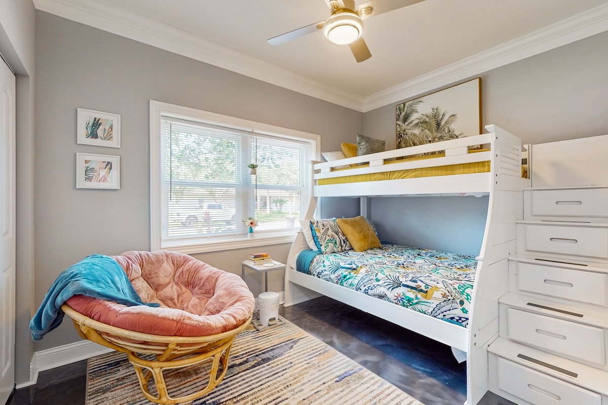 Photo 27 of Spacious Dog-Friendly House near Beaches, Historic Downtown w/Beach Access