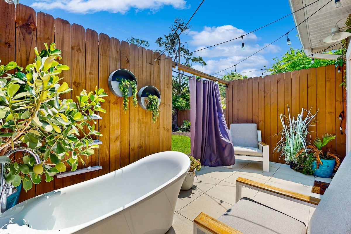 Photo 34 of Spacious Dog-Friendly House near Beaches, Historic Downtown w/Beach Access
