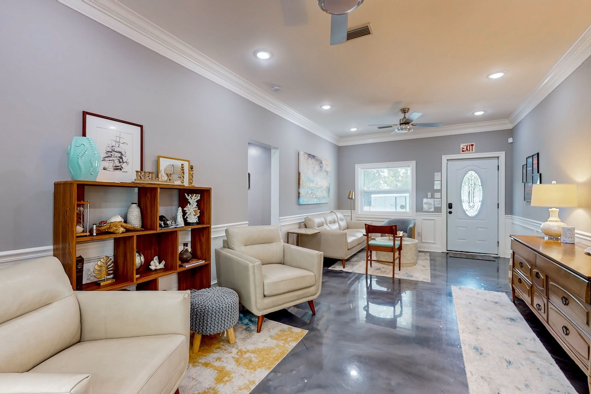 Photo 6 of Spacious Dog-Friendly House near Beaches, Historic Downtown w/Beach Access