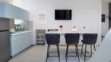 Laptopgeeigneter Arbeitsplatz, schallisolierte Zimmer, kostenloses WLAN