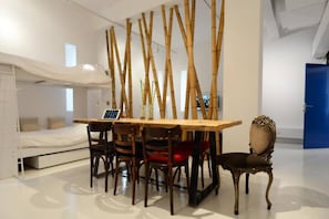 City Studio | Laptop workspace, soundproofing, free WiFi