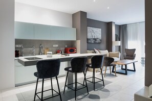 Ruang kerja ramah laptop, kedap suara, dan Wi-Fi gratis