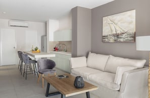 50-inch Smart TV with digital channels - Athens Soho Lofts - Evagelistrias Pedestrian (Athens)