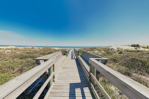 Patio Condo in Oceanfront Community w/ Pool – Walk to Beach