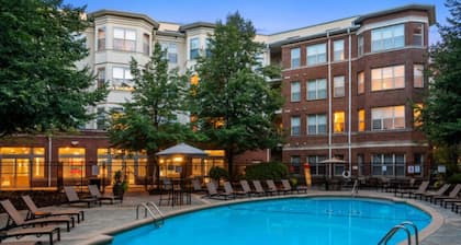 1 Bedroom apartment in Revere with central AC and 24hr gym access