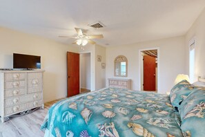 3 bedrooms, iron/ironing board, free WiFi, bed sheets