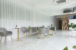 Interior - Golden Nest Hotel (Bangkok)