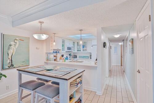 Modern oceanfront condo with two pools & private washer/dryer