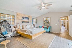 4 soverom, skrivebord, strykejern/-brett og wi-fi (inkludert)