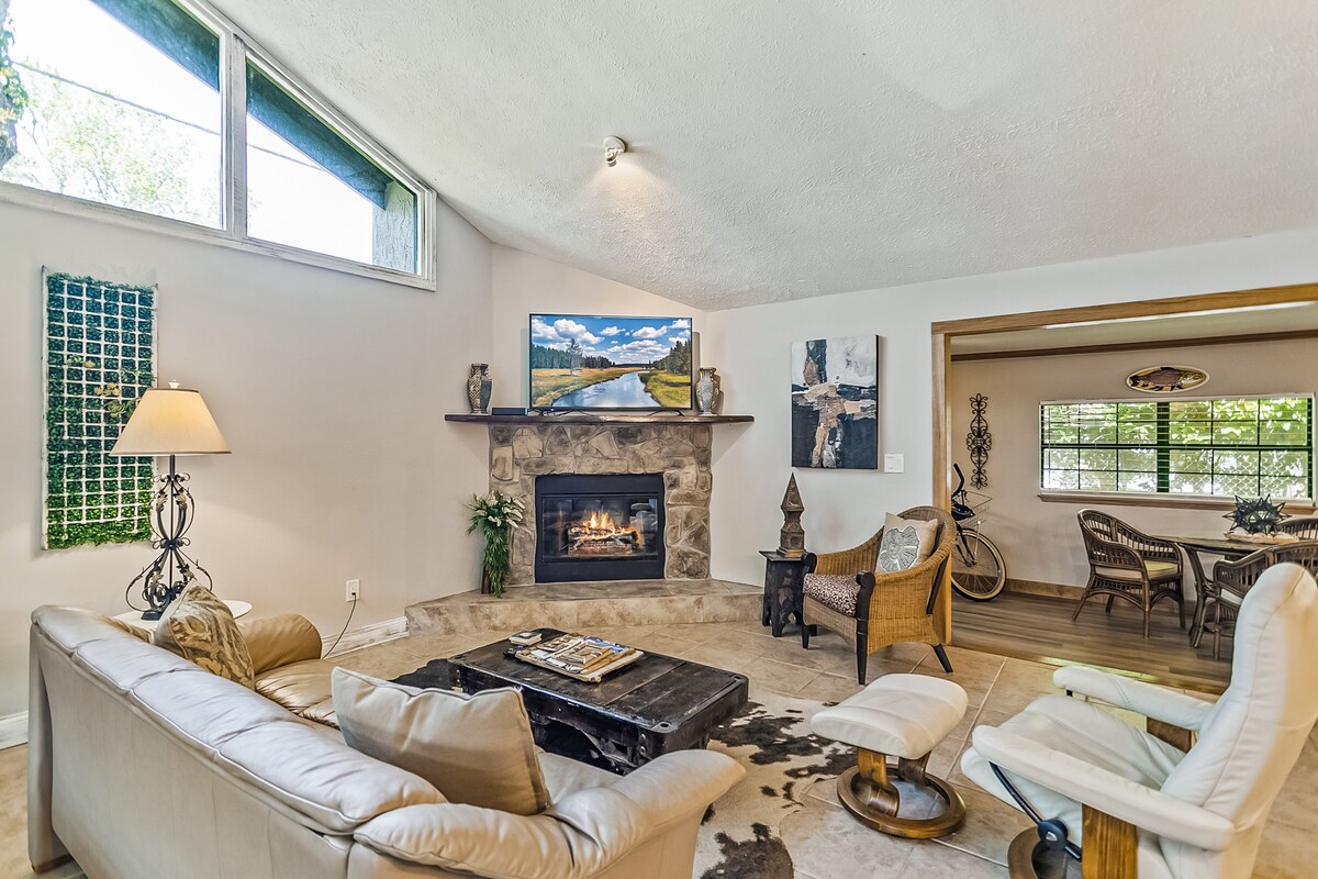 Photo 6 of Dog-Friendly Home with High-Speed WiFi, Washer/Dryer, Central AC, & Adult Bikes
