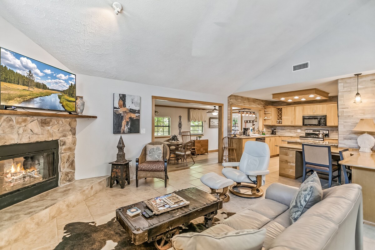 Photo 10 of Dog-Friendly Home with High-Speed WiFi, Washer/Dryer, Central AC, & Adult Bikes