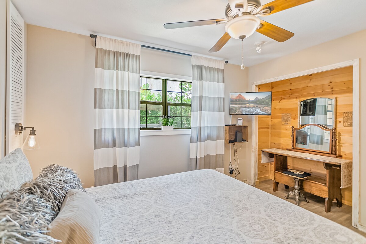 Photo 15 of Dog-Friendly Home with High-Speed WiFi, Washer/Dryer, Central AC, & Adult Bikes