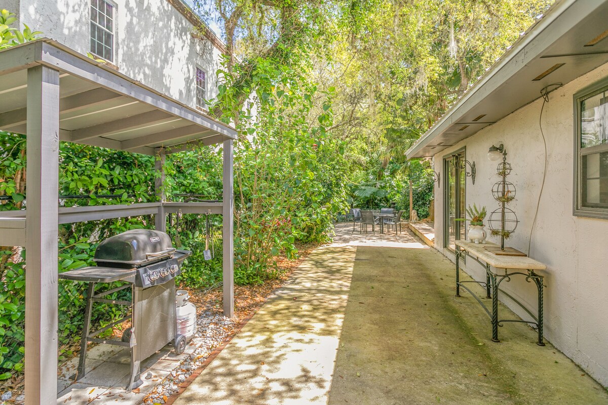 Photo 35 of Dog-Friendly Home with High-Speed WiFi, Washer/Dryer, Central AC, & Adult Bikes