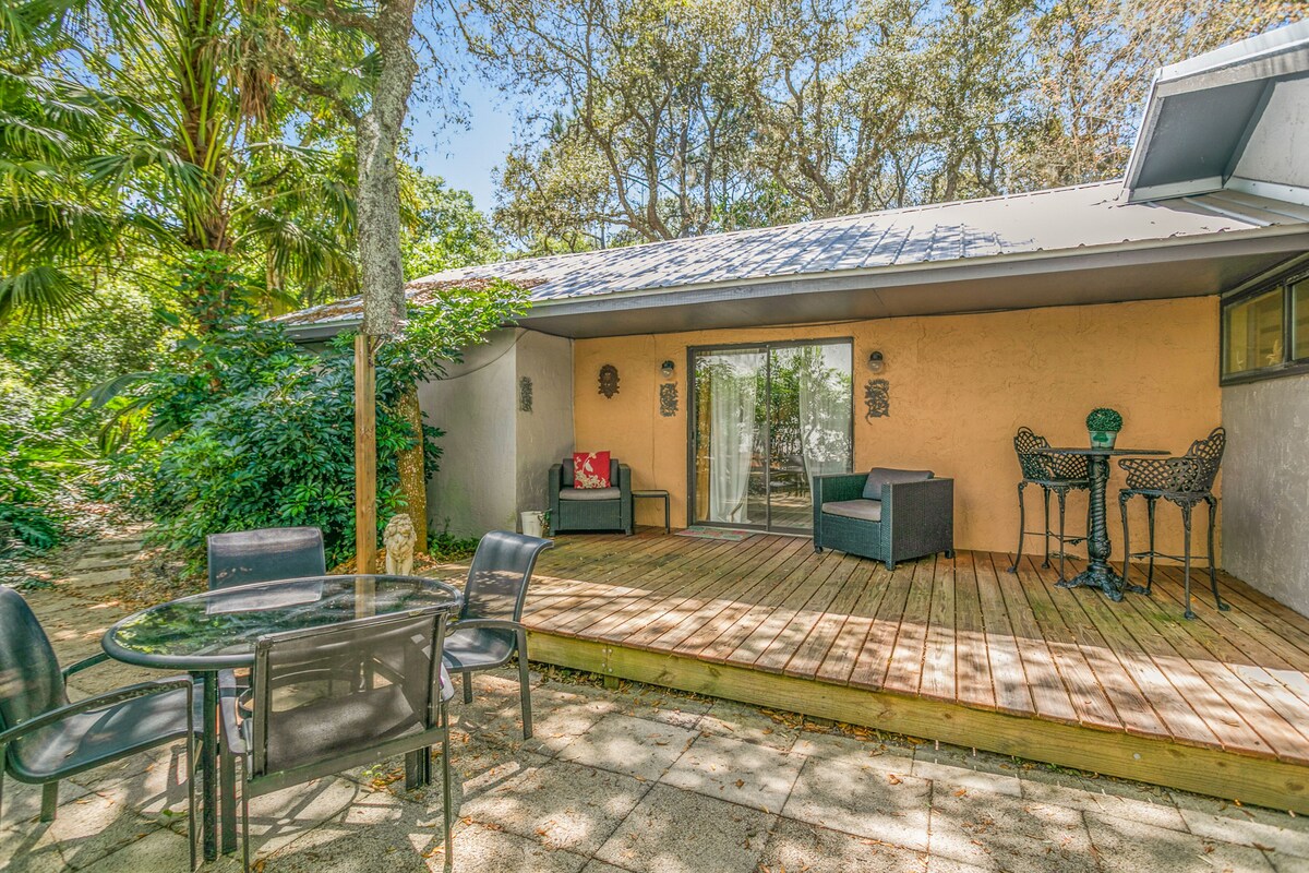 Photo 5 of Dog-Friendly Home with High-Speed WiFi, Washer/Dryer, Central AC, & Adult Bikes