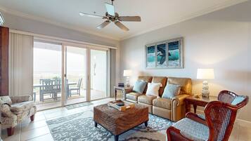 Smart TV, DVD player, table tennis, books