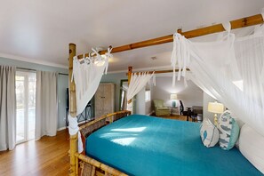 4 soverom, skrivebord, strykejern/-brett og internettilgang