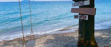 Pantai persendirian berhampiran