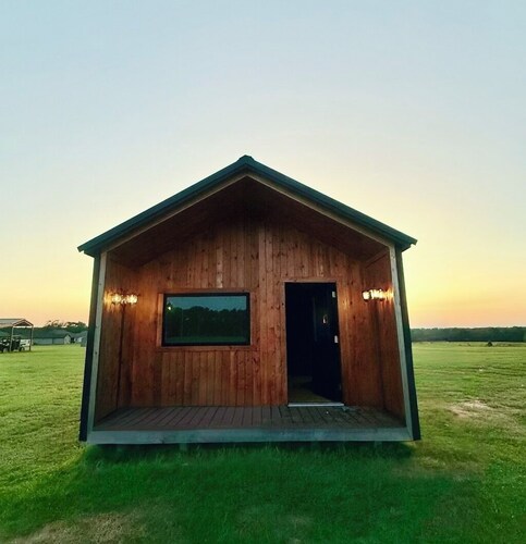 Emerald Homestead Cabin located near Lake Athens