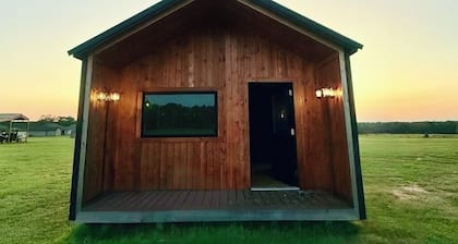 Emerald Homestead Cabin located near Lake Athens