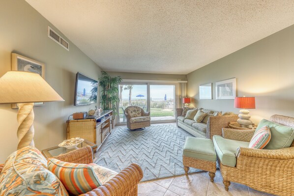 Älytelevisio, DVD-soitin, kirjoja, stereot