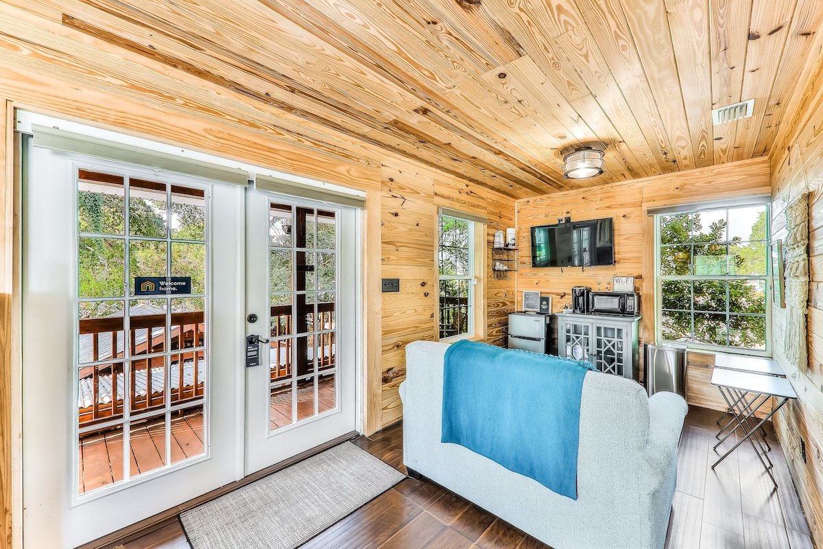 Photo 8 of Upper studio space of larger home w/ private balcony & kitchenette - Dogs OK