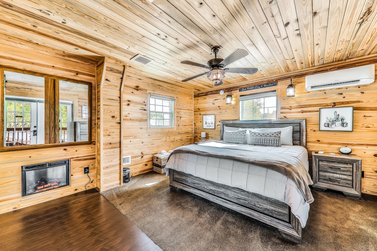 Photo 7 of Upper studio space of larger home w/ private balcony & kitchenette - Dogs OK