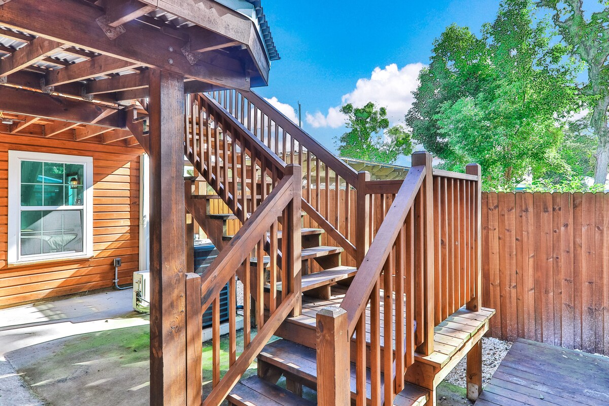 Photo 12 of Upper studio space of larger home w/ private balcony & kitchenette - Dogs OK