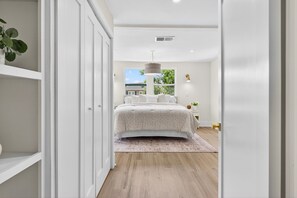 4 bedrooms, Internet, bed sheets