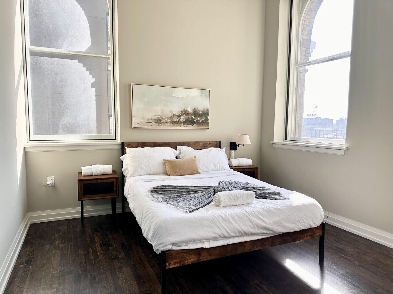 2 habitaciones, escritorio, tabla de planchar con plancha y wifi 